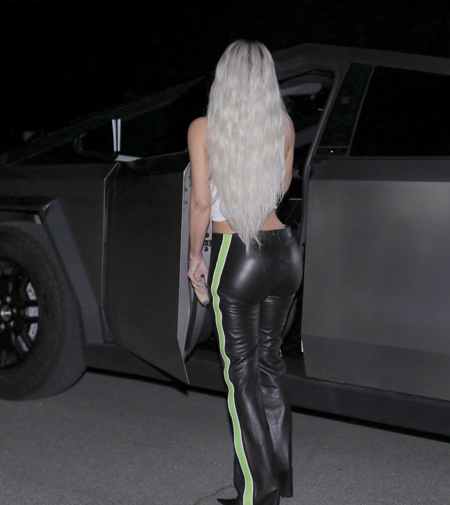 kim-kardashian gallery photo #819