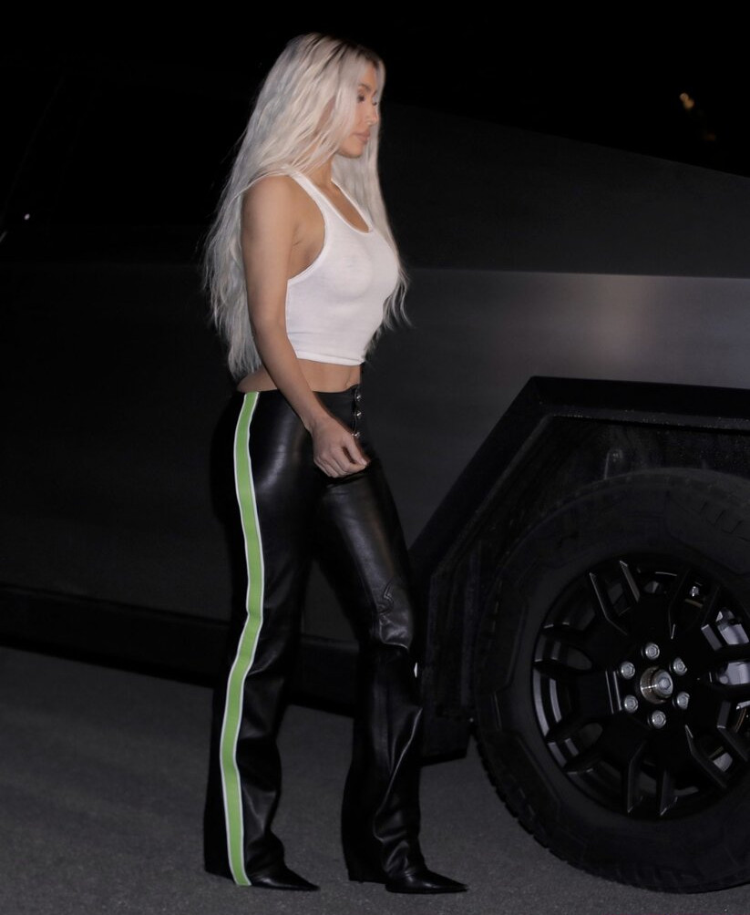 kim-kardashian gallery photo #820