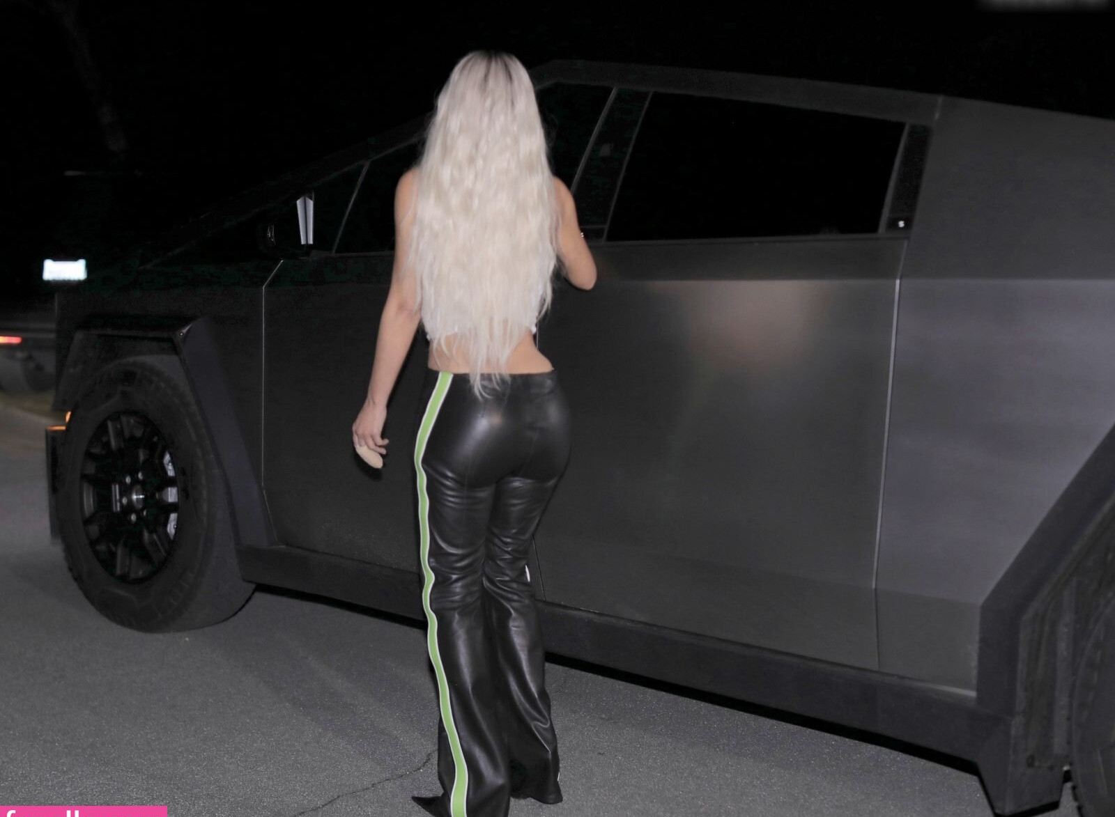 kim-kardashian gallery photo #823