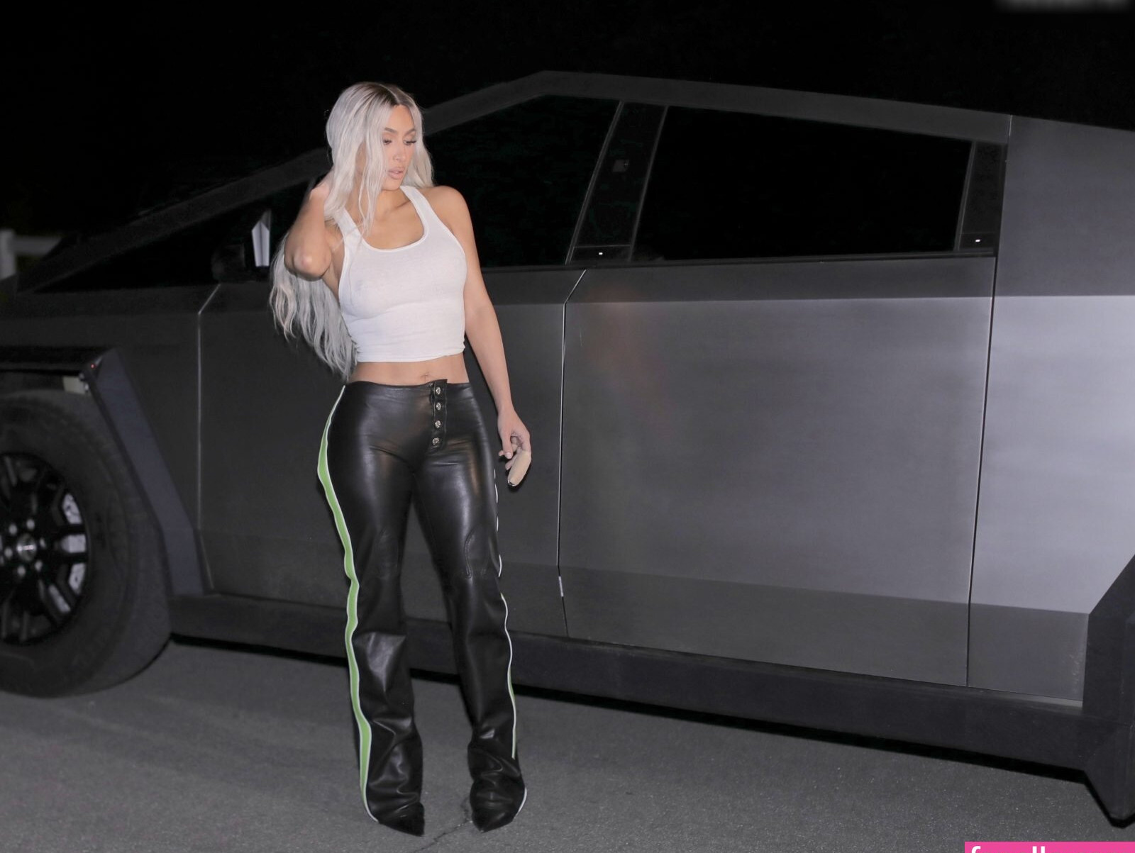 kim-kardashian gallery photo #829