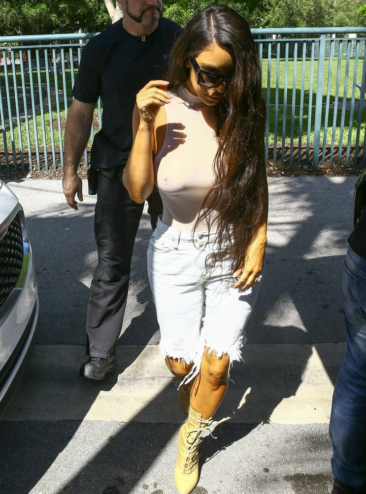 kim-kardashian gallery photo #900