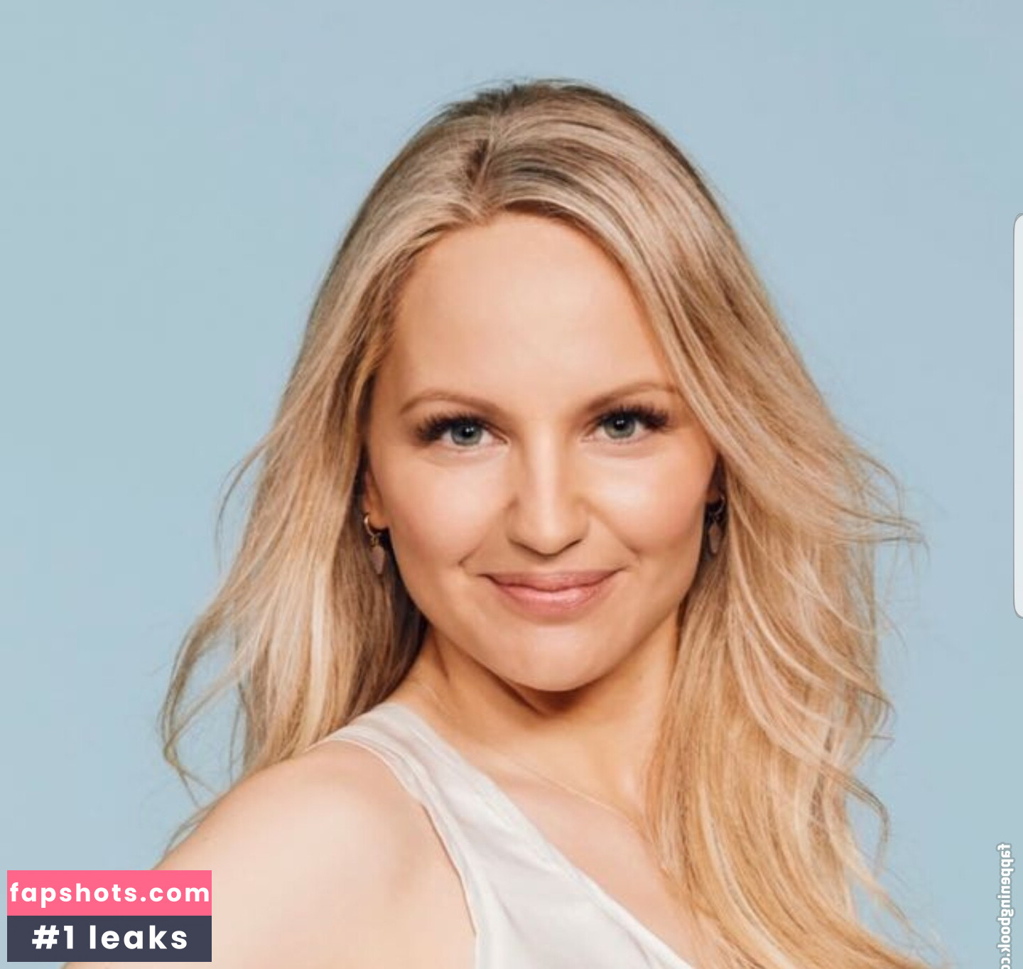 Kim Pearson nude babe gallery