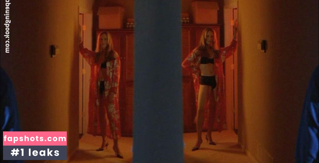 Kim Raver gallery photo #44