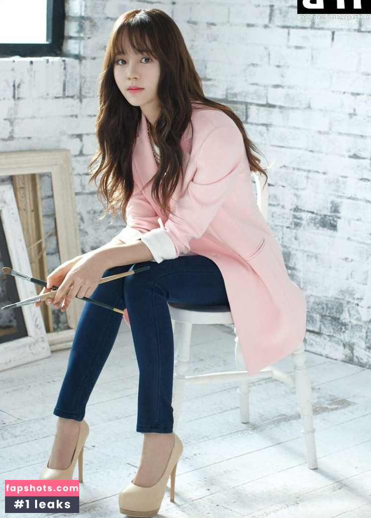Kim So-hyun nude babe gallery