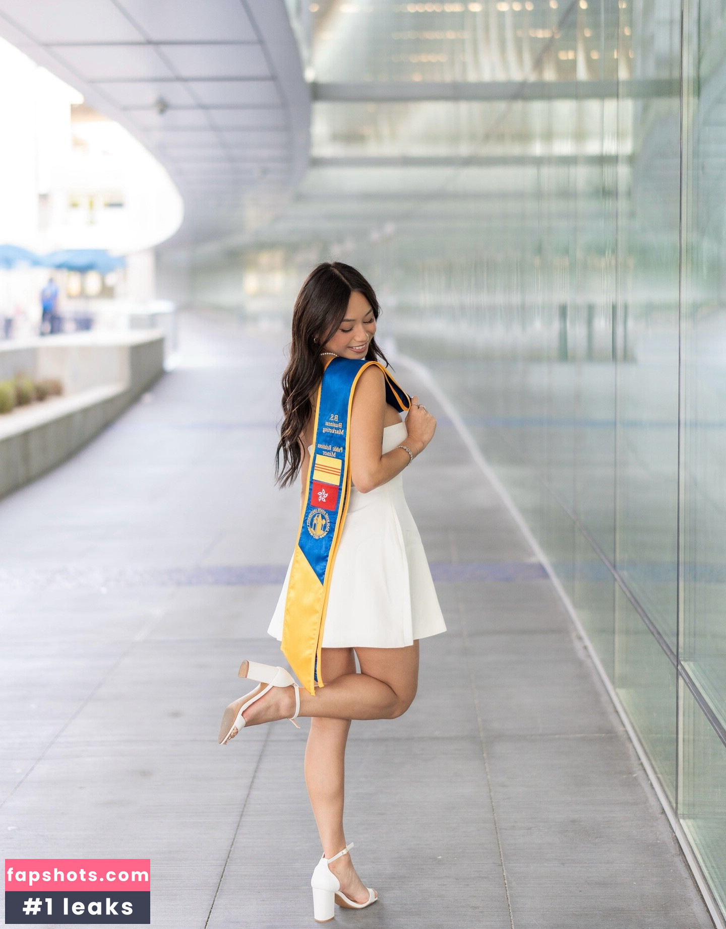 Kim Vuong gallery photo #8