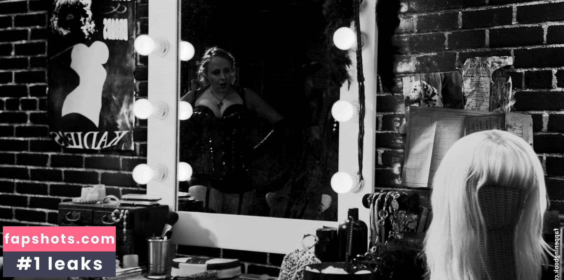 Kimberly Cox Nude Leaks OnlyFans Photos #3 - LeakJerk