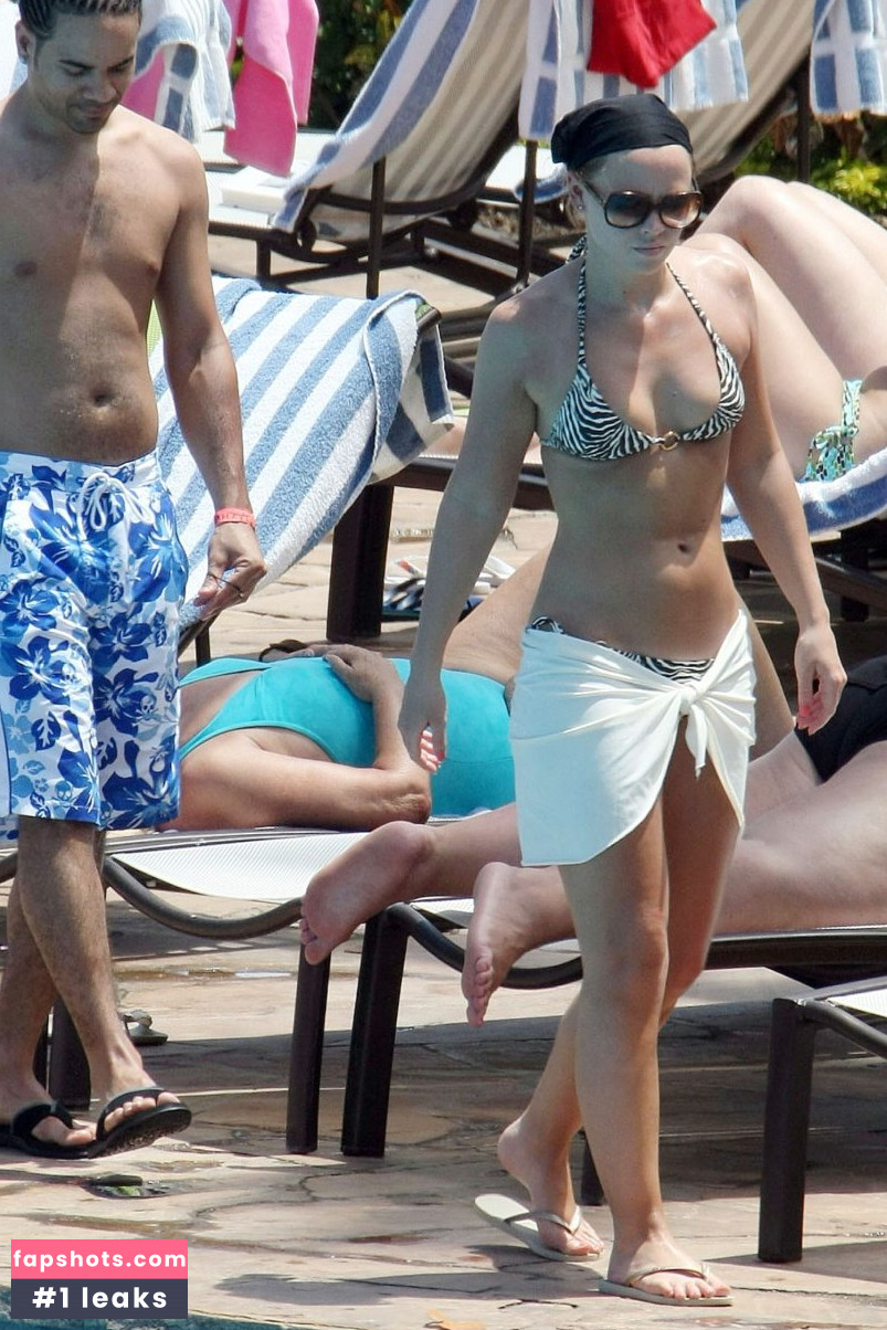 Kimberly Walsh gallery photo #13