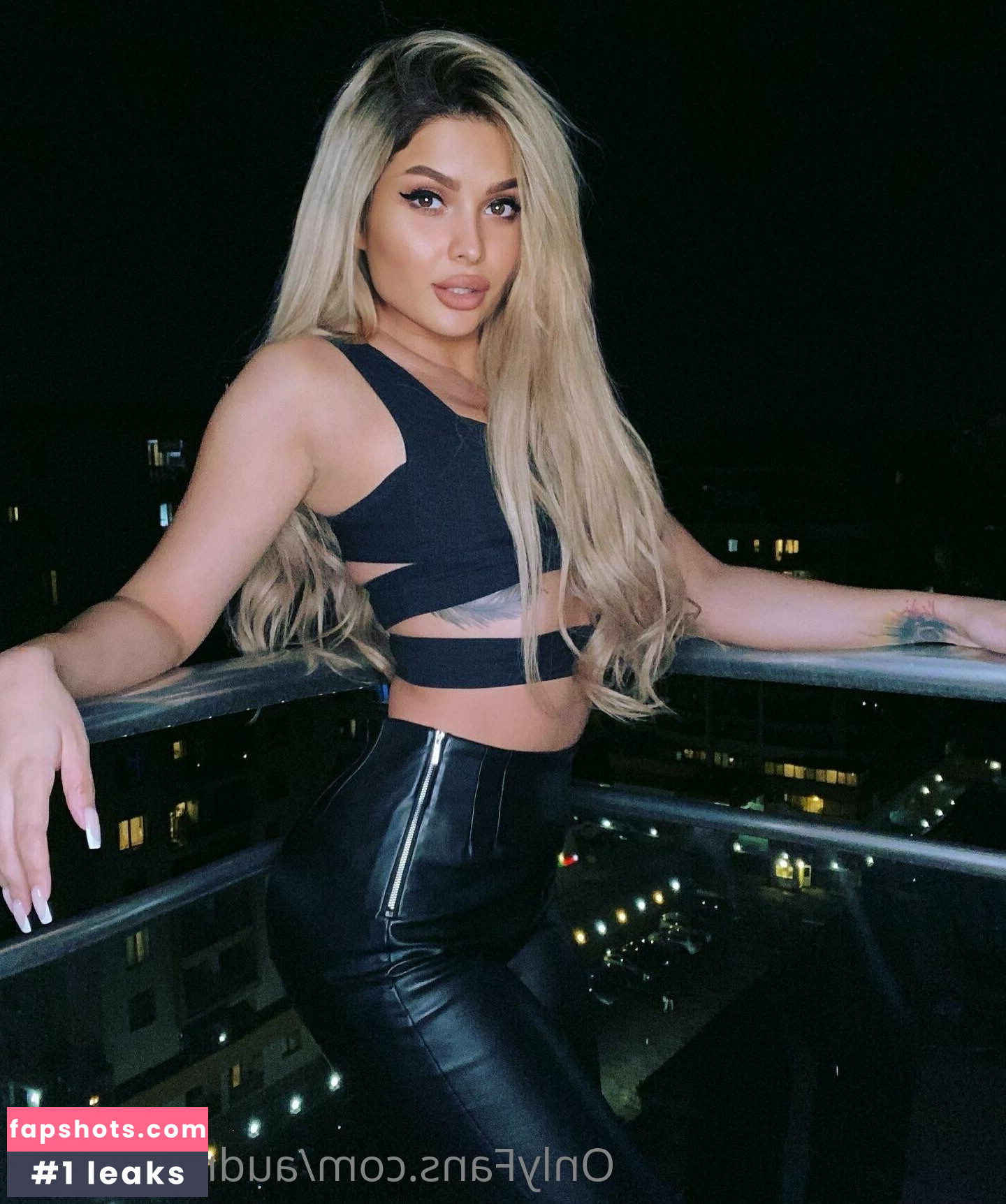 kimchopra gallery photo #15