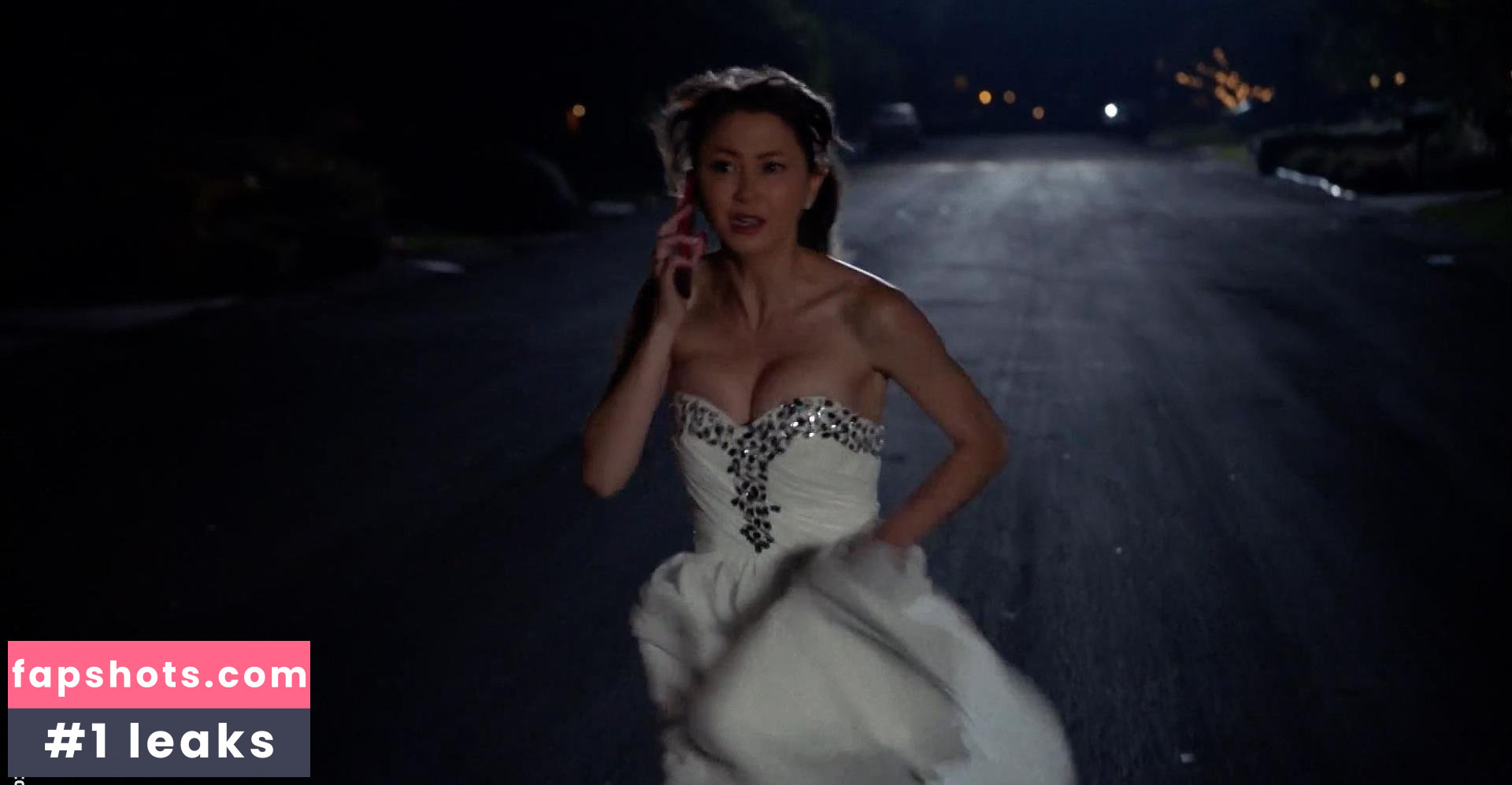 Kimiko Glenn gallery photo #129