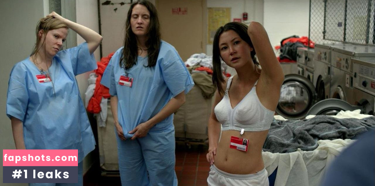 Kimiko Glenn gallery photo #133