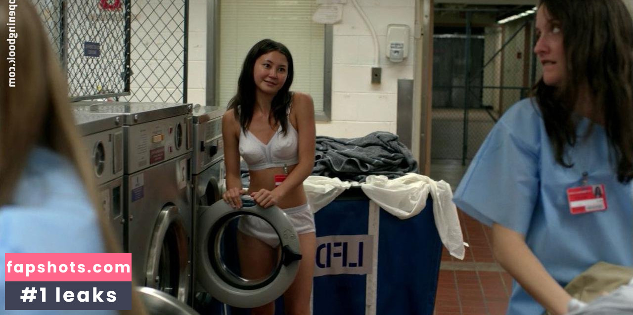 Kimiko Glenn gallery photo #149