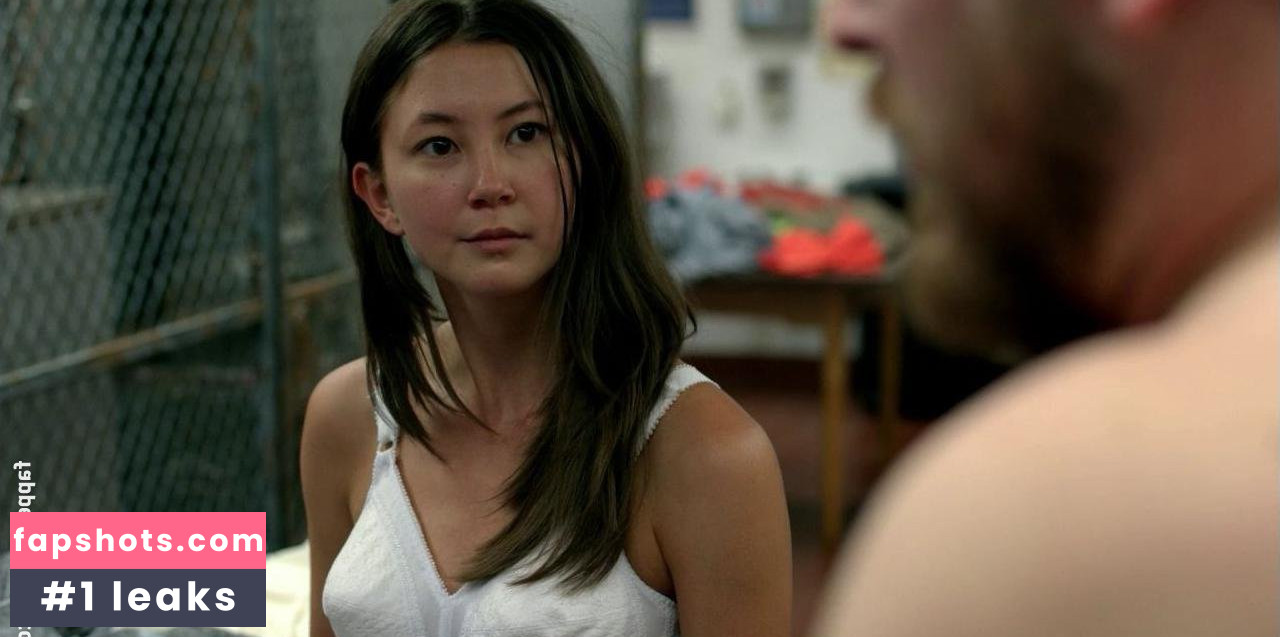 Kimiko Glenn gallery photo #153