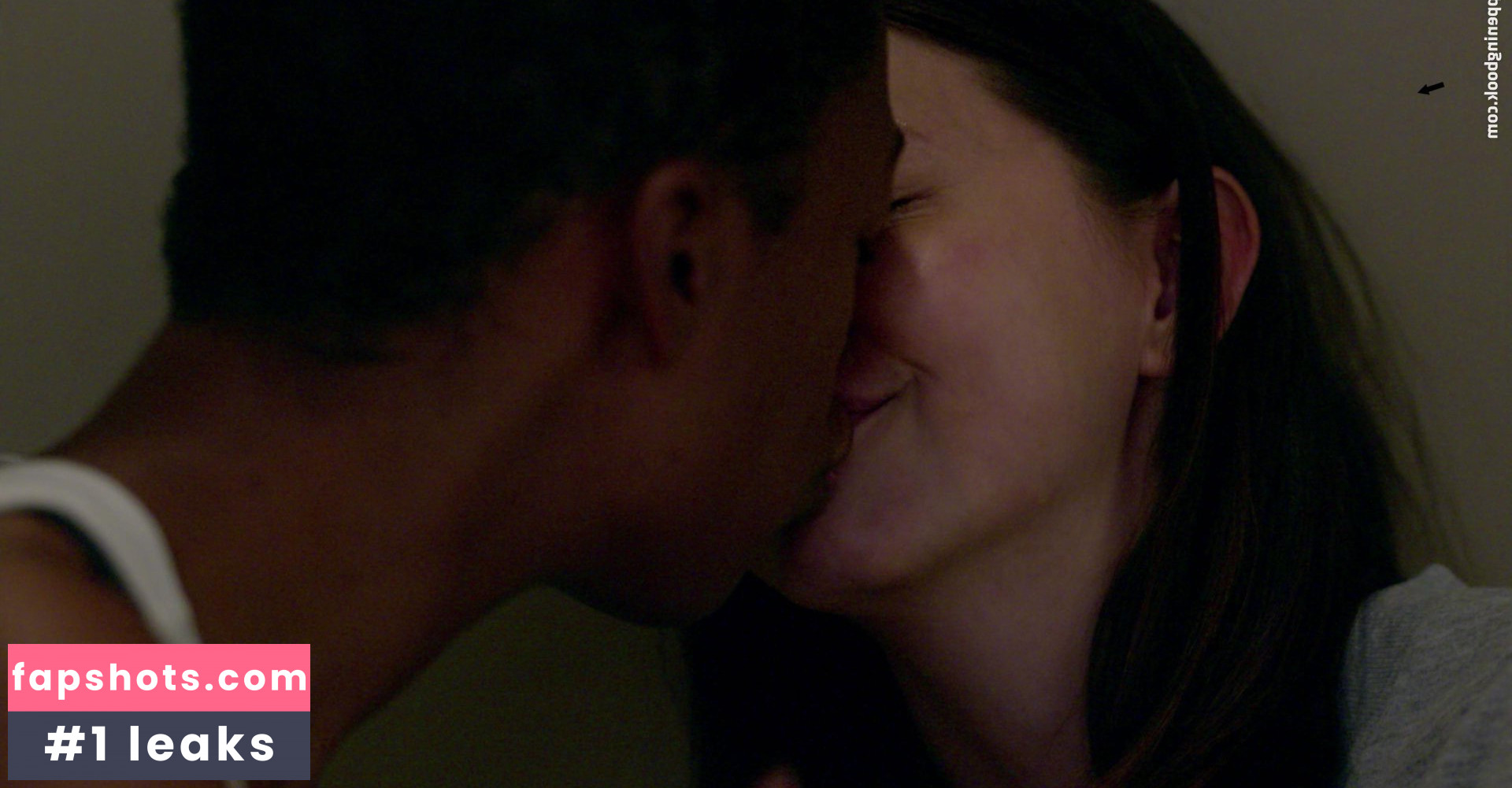 Kimiko Glenn gallery photo #154