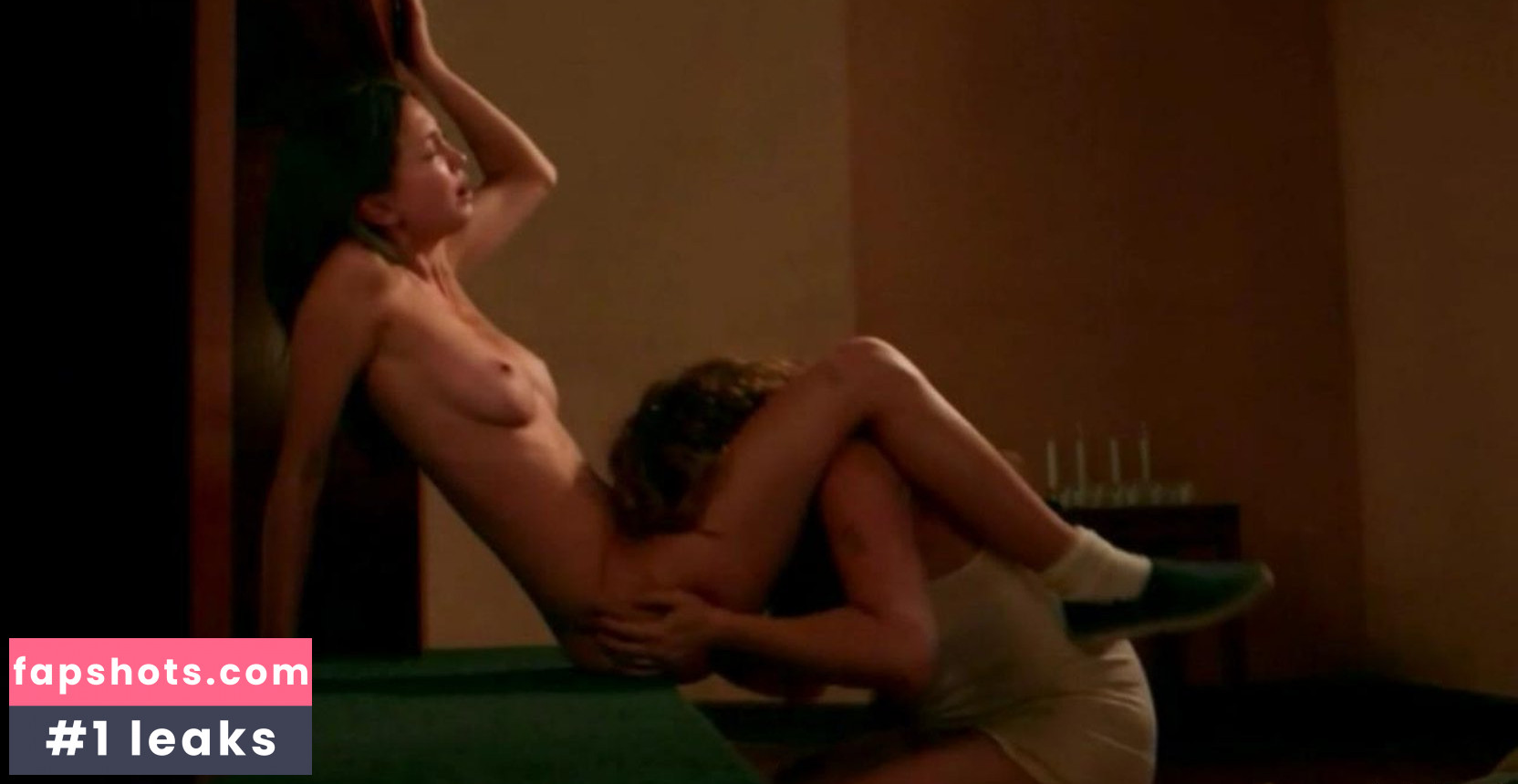 Kimiko Glenn gallery photo #160