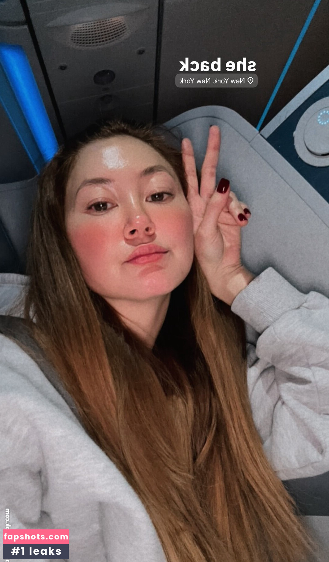 Kimiko Glenn gallery photo #20