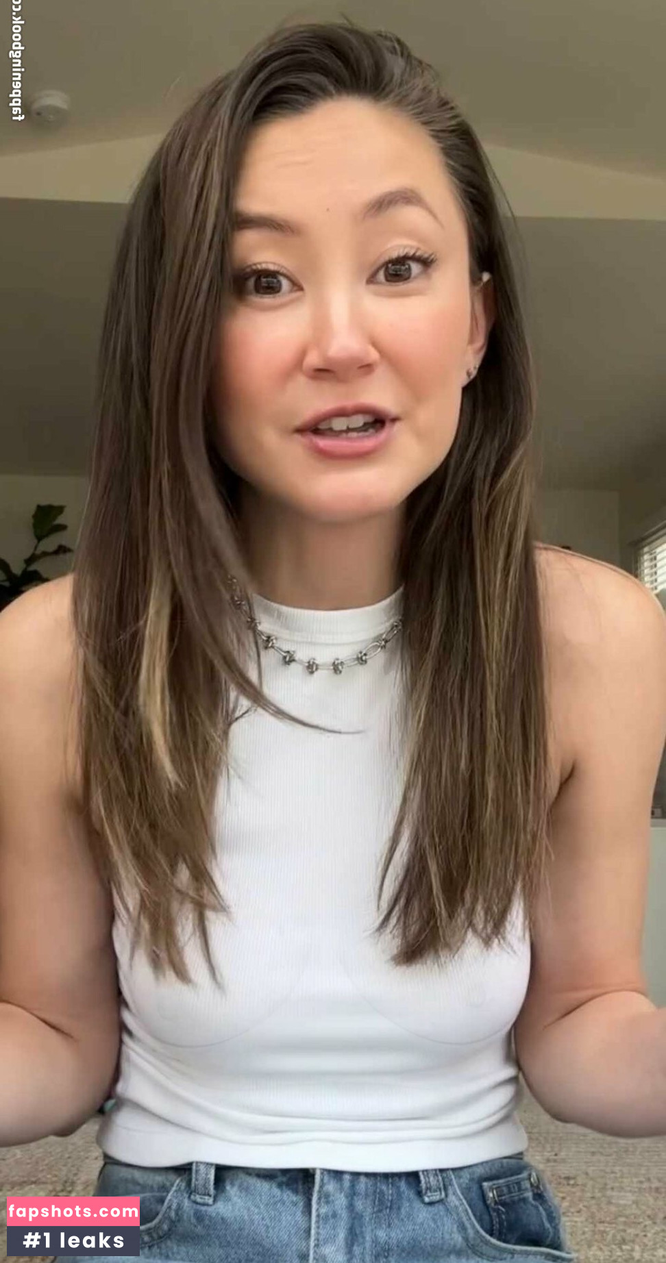 Kimiko Glenn gallery photo #22