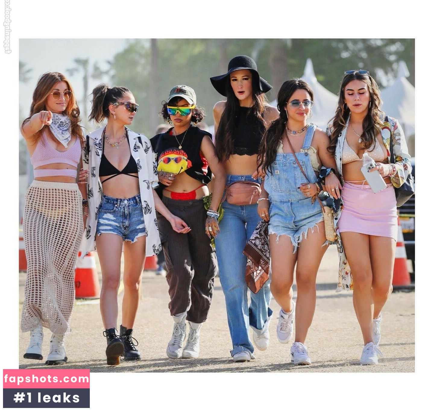 Kimiko Glenn gallery photo #51