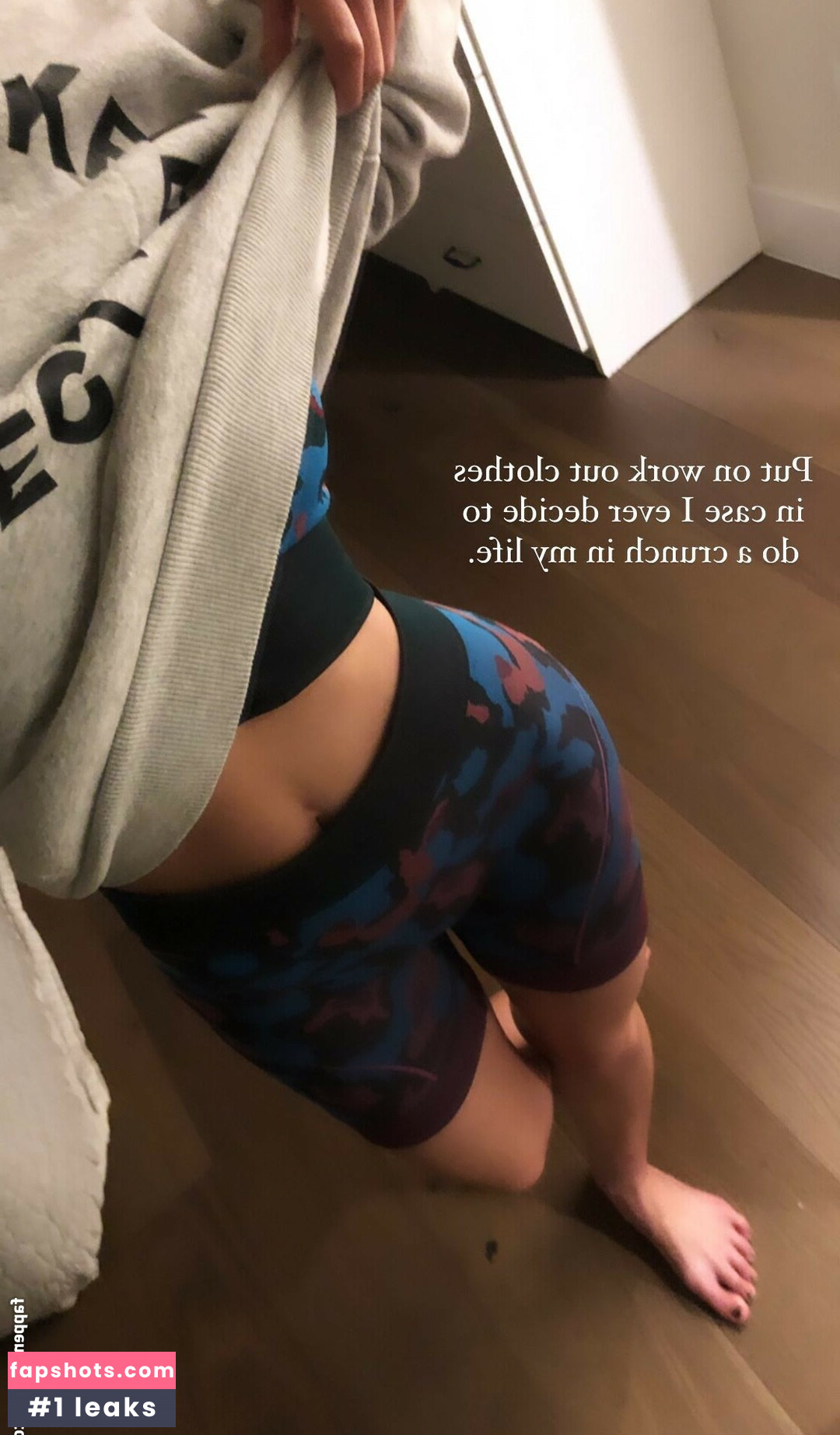 Kimiko Glenn gallery photo #59