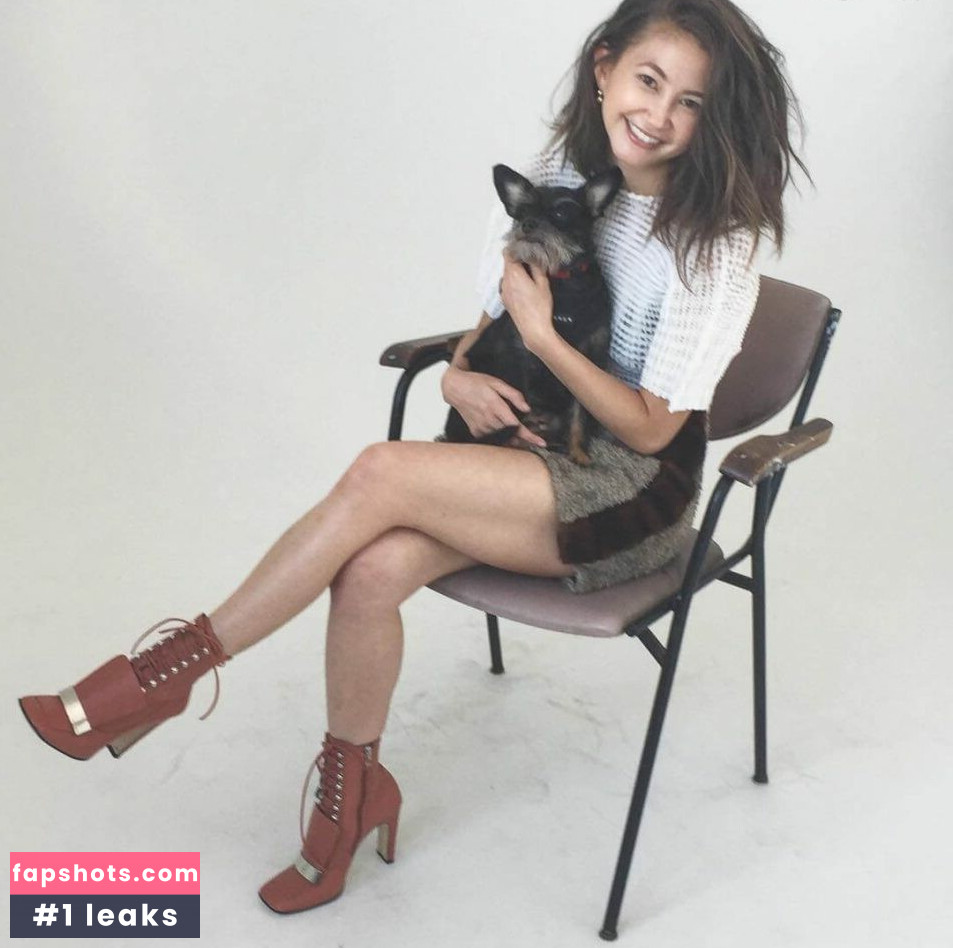 Kimiko Glenn gallery photo #73