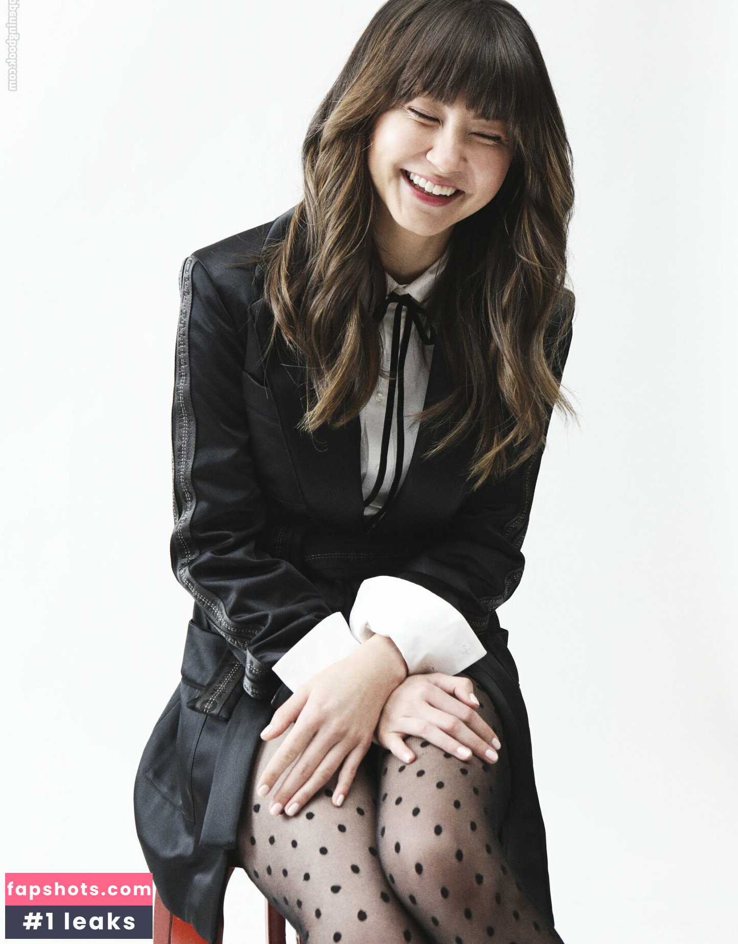 Kimiko Glenn gallery photo #77