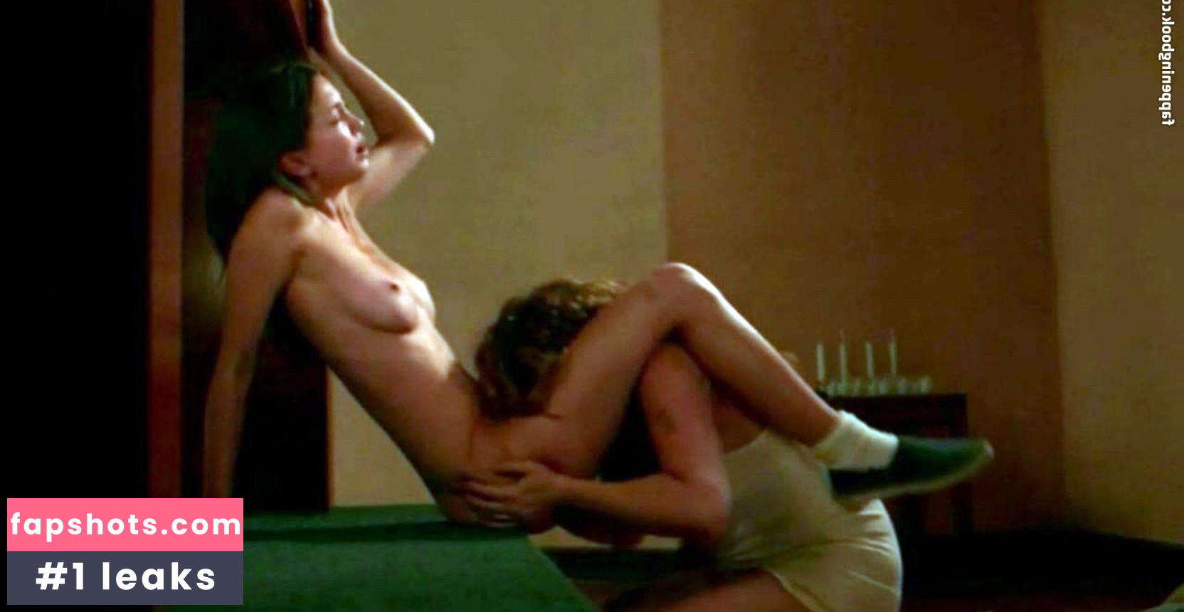 Kimiko Glenn gallery photo #95