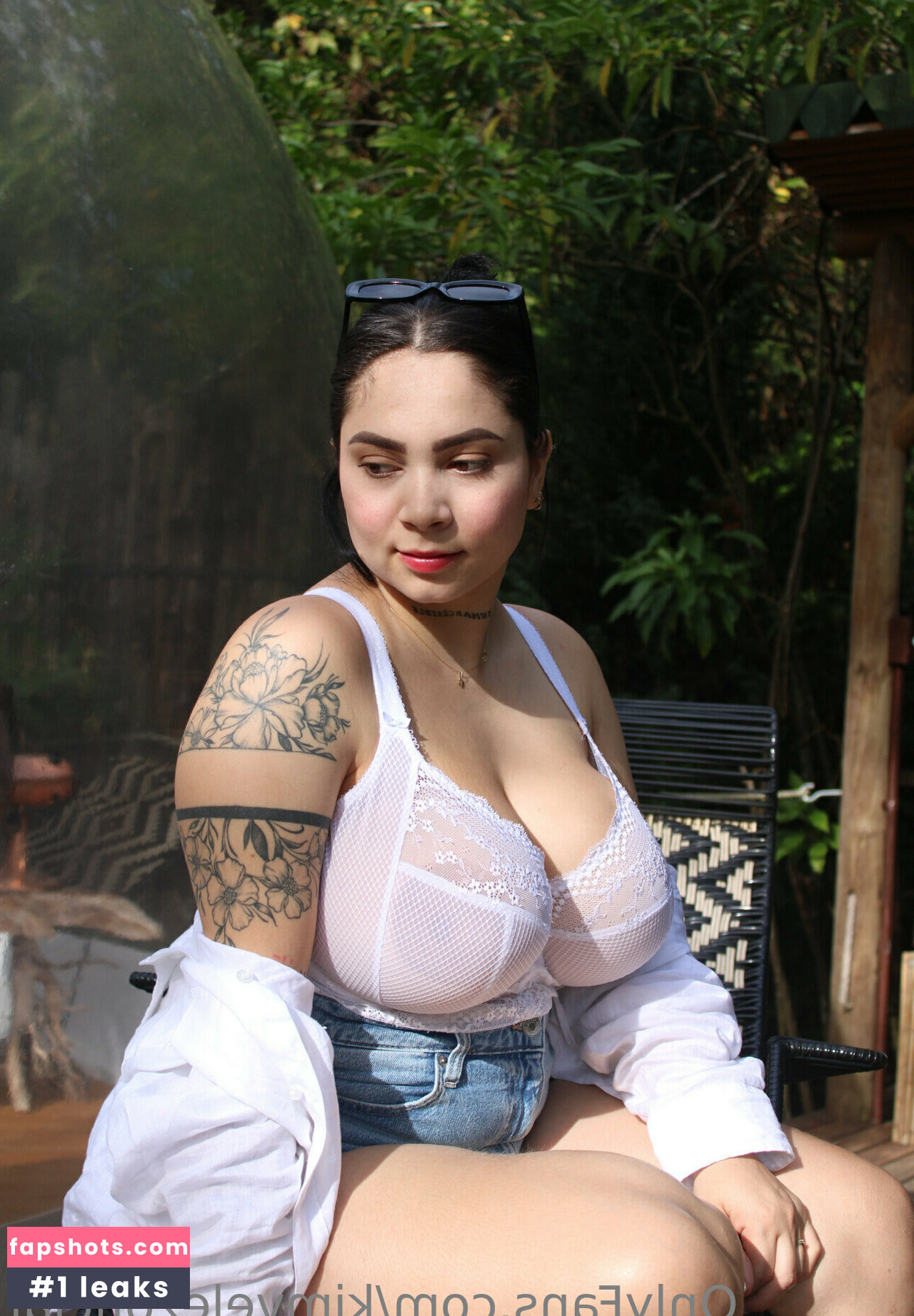 KimVelezOficial gallery photo #40