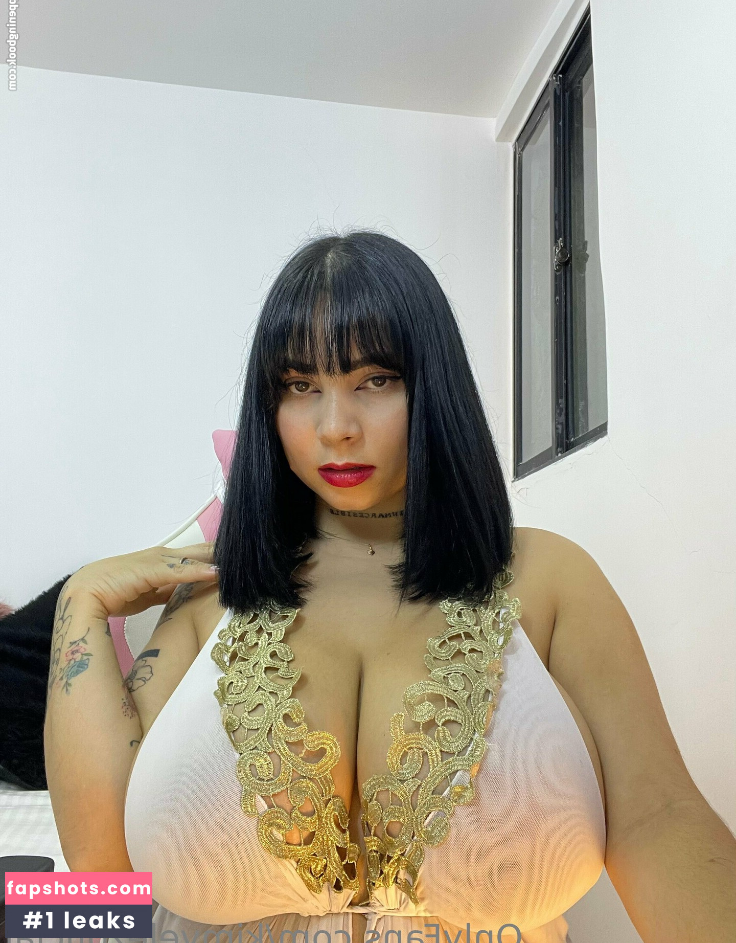 KimVelezOficial gallery photo #67