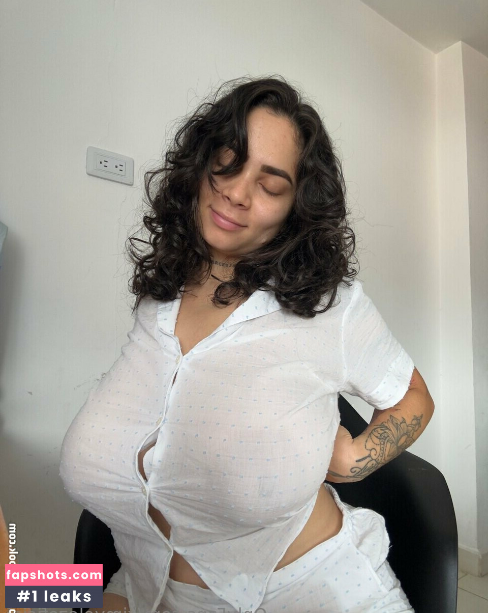 KimVelezOficial gallery photo #10