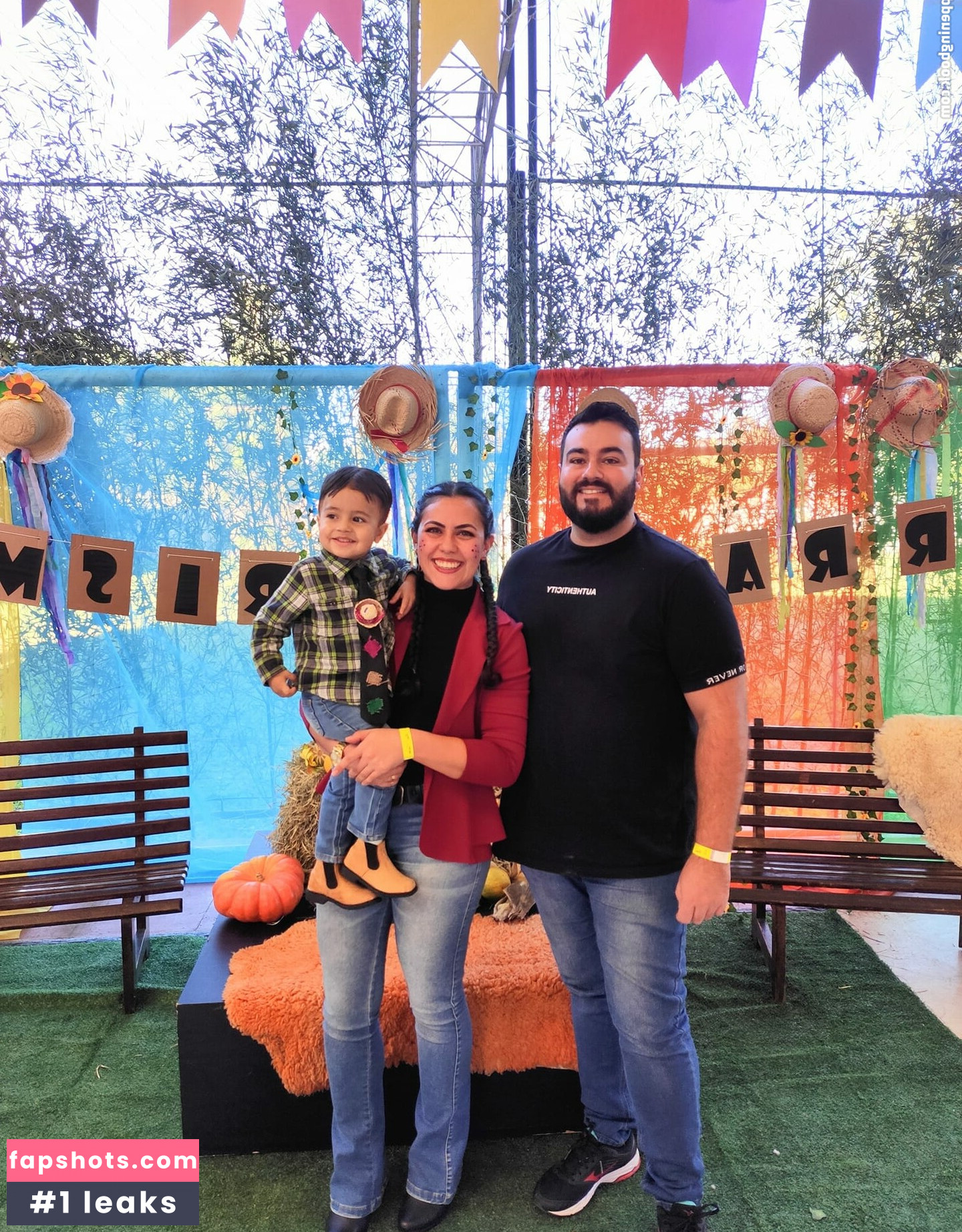 Kinder Feet Nahé úniky fotek pouze od fanoušků #2 - Fapshots