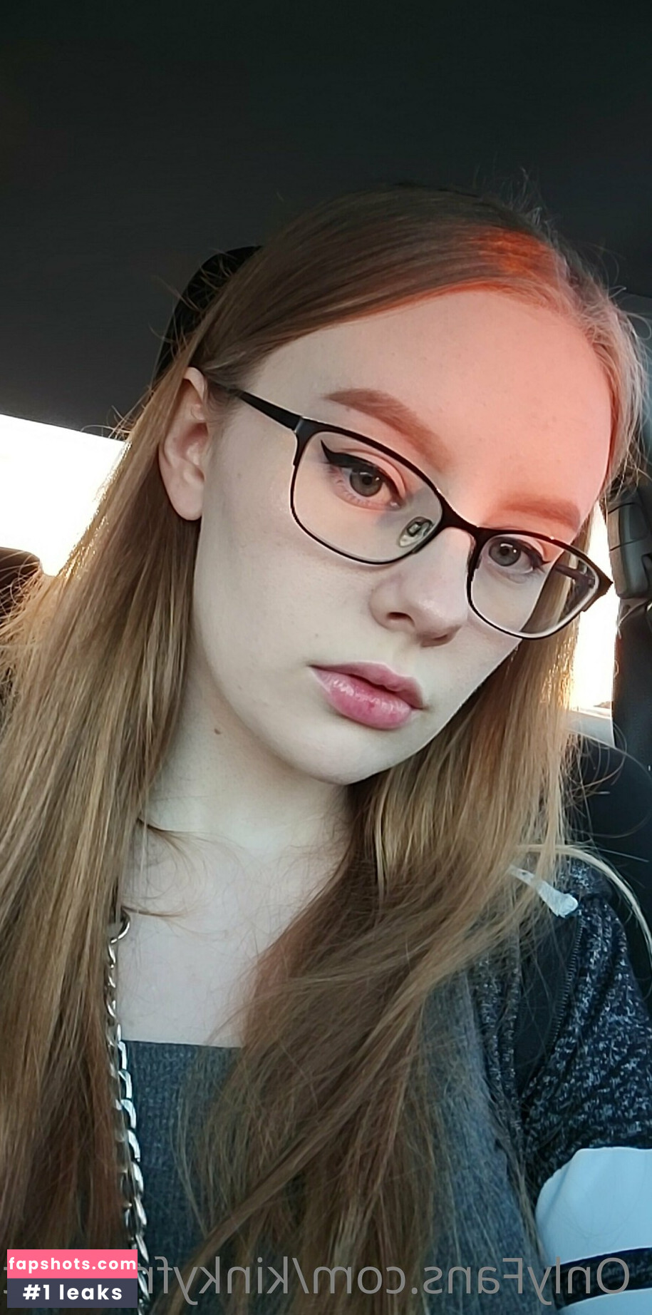 kindlyfruitbat gallery photo #24