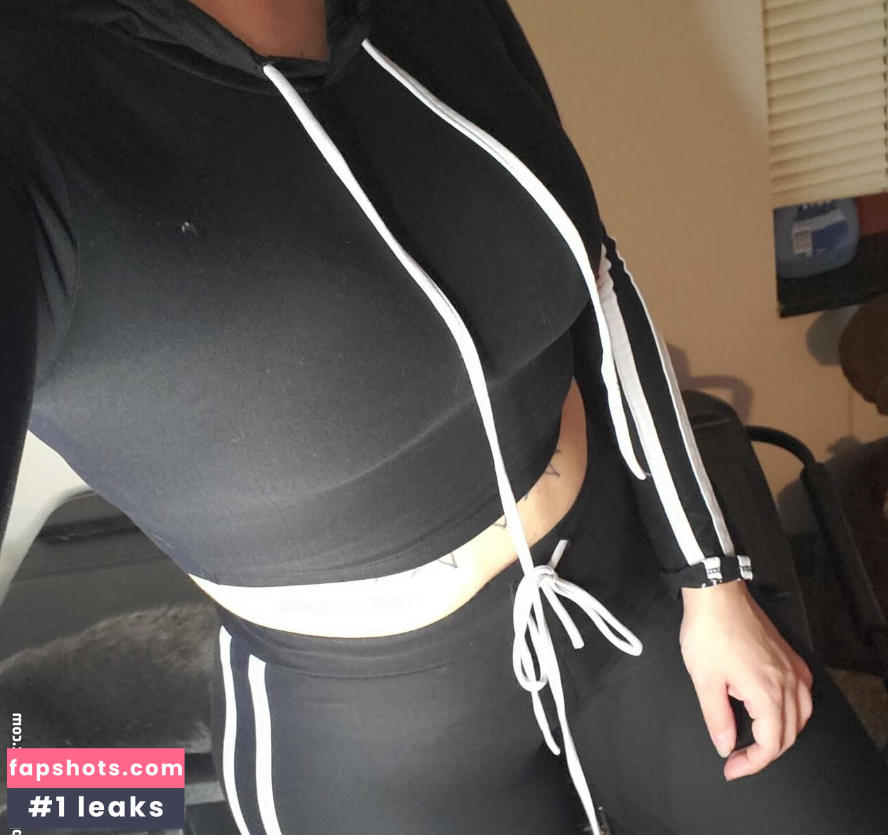 KindofKaitlyn gallery photo #8