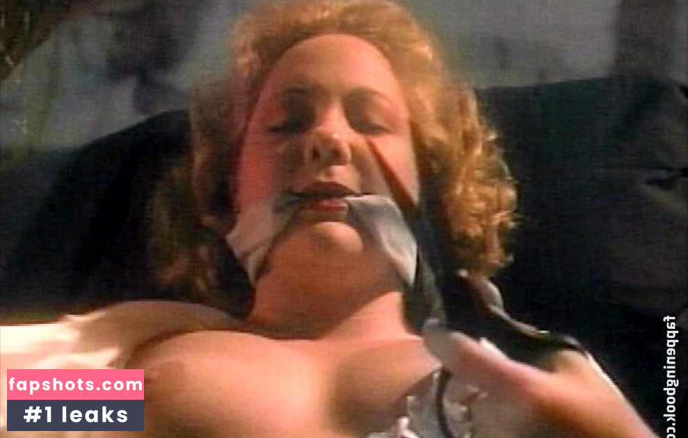 Kindra Laub gallery photo #6