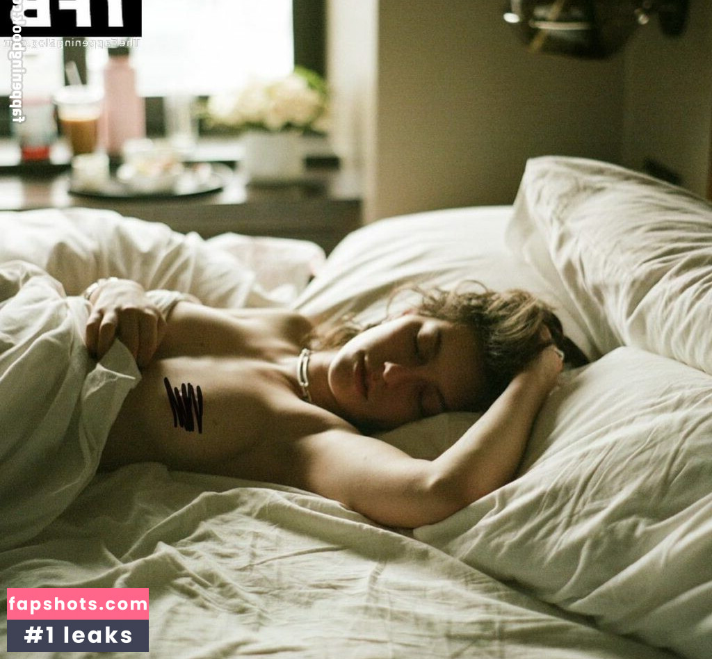 King Princess gallery photo #13