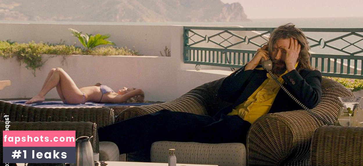 Kinsey Packard nude babe gallery