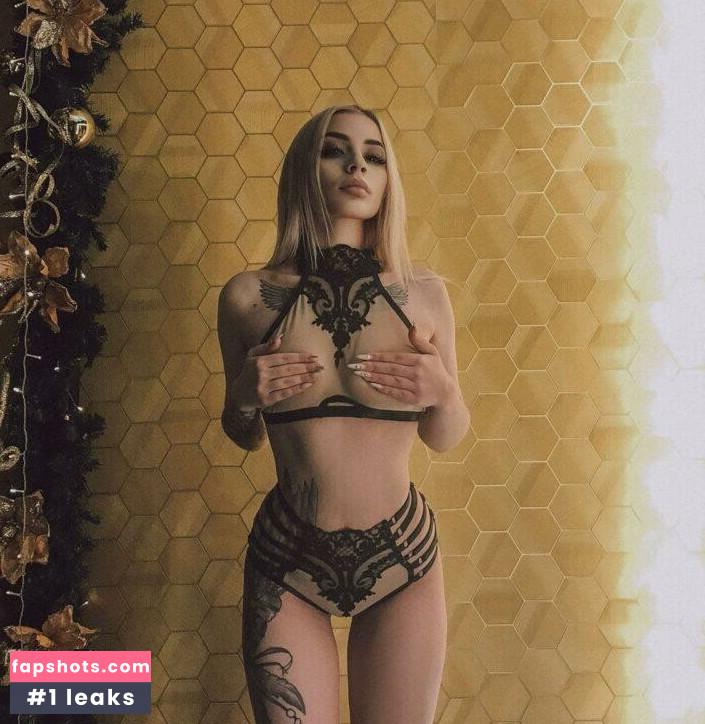 Kira Braun gallery photo #3