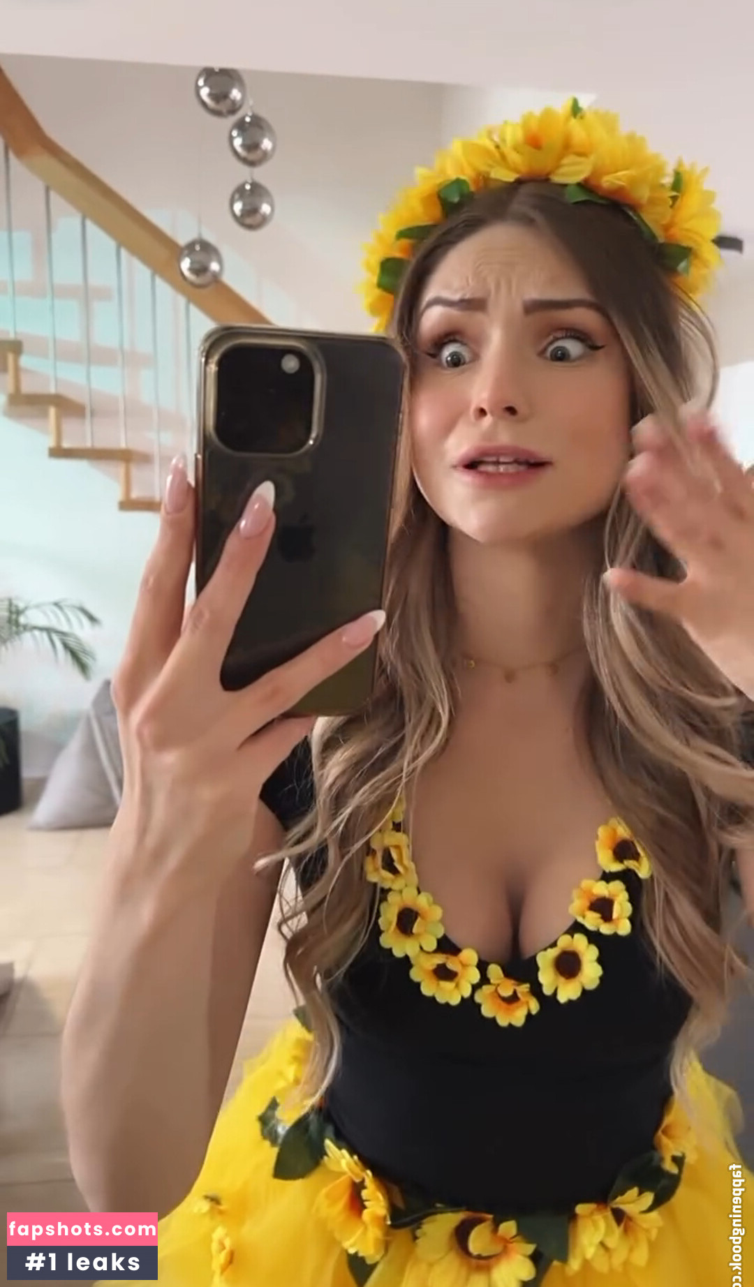 Kira Karambole gallery photo #5