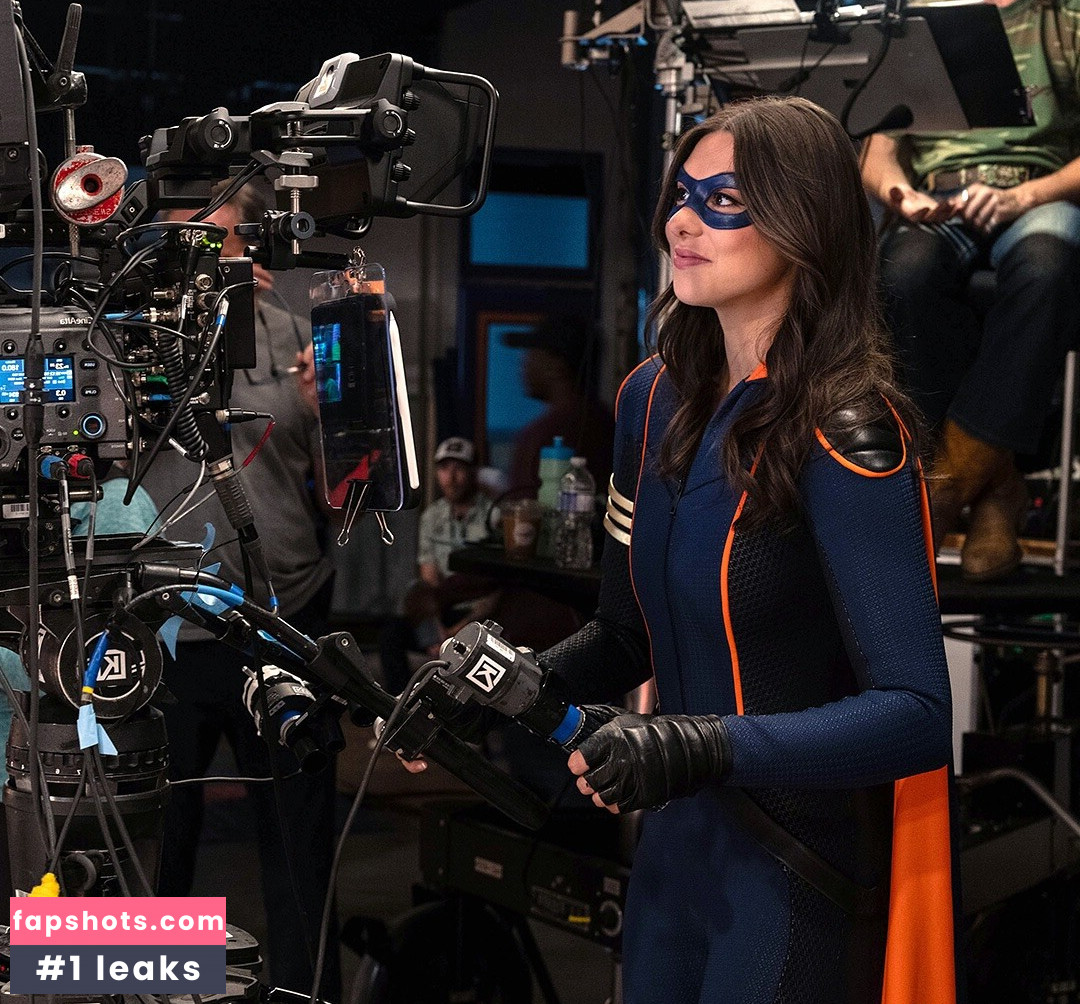 Kira Kosarin gallery photo #16