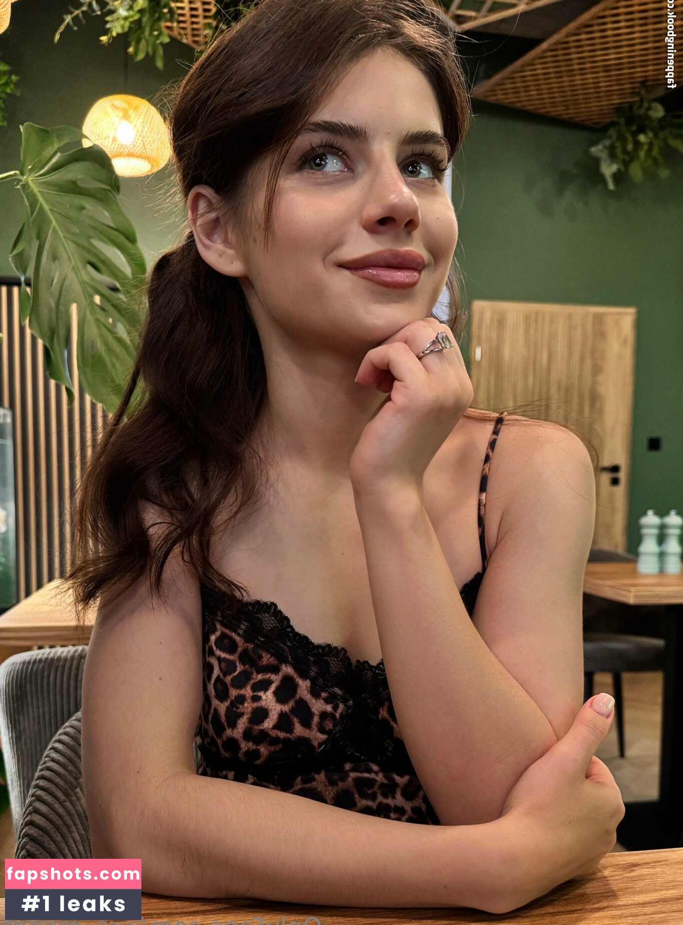 kira_monet gallery photo #2