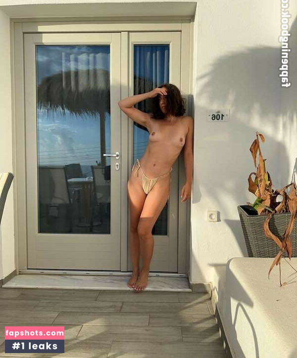 Kira Oneida gallery photo #3