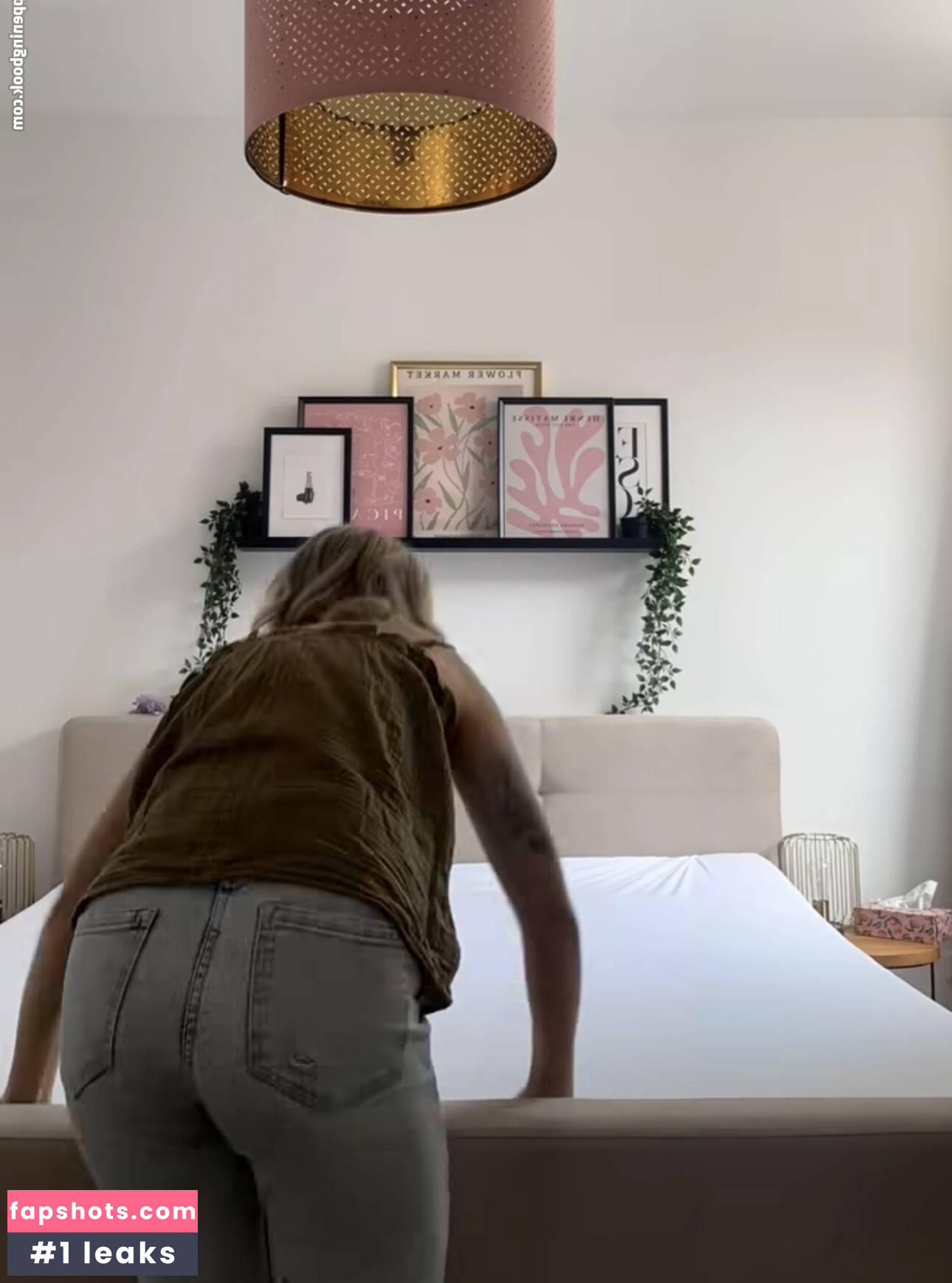 Kira Rodrigues gallery photo #2