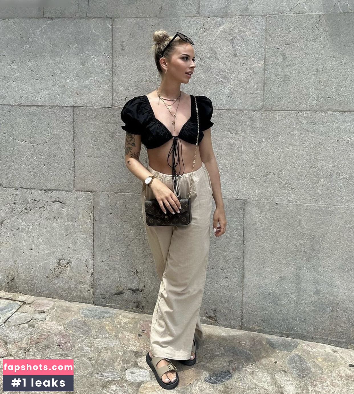 Kira Rodrigues gallery photo #18