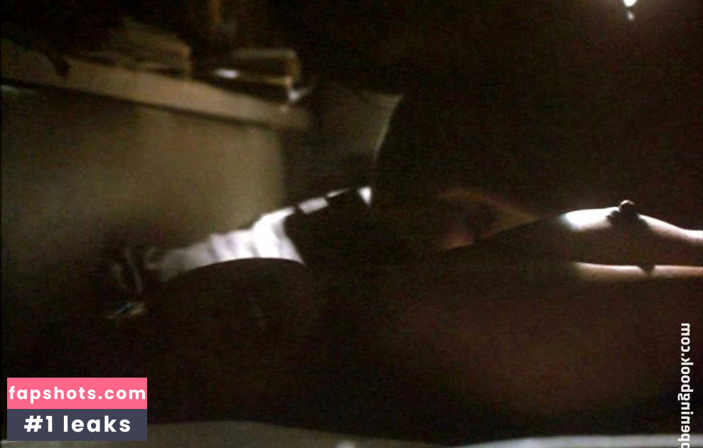 Kiriko Shimizu gallery photo #8