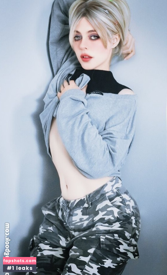 Kirsten Ria gallery photo #8