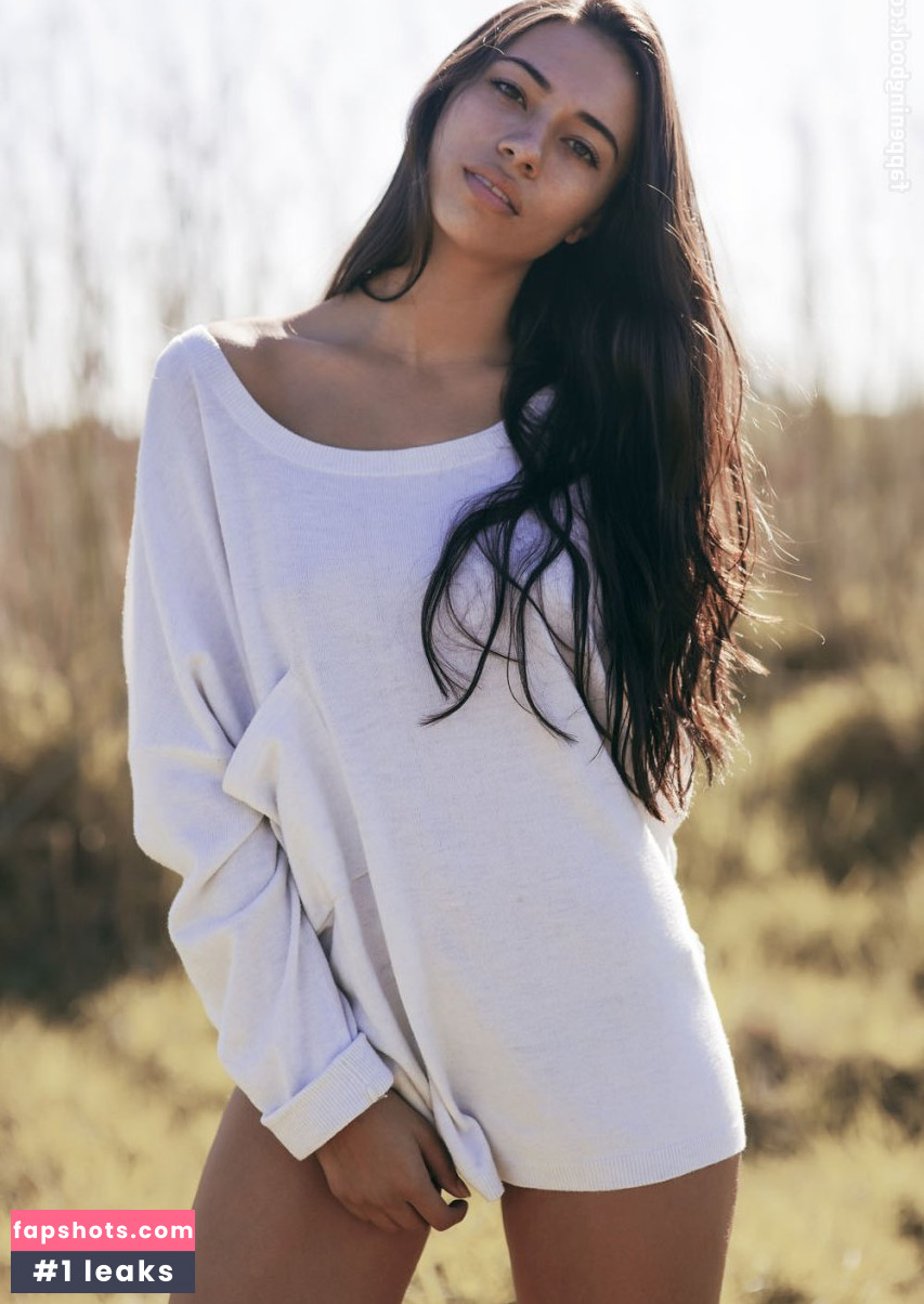 Kirstie Beck gallery photo #14