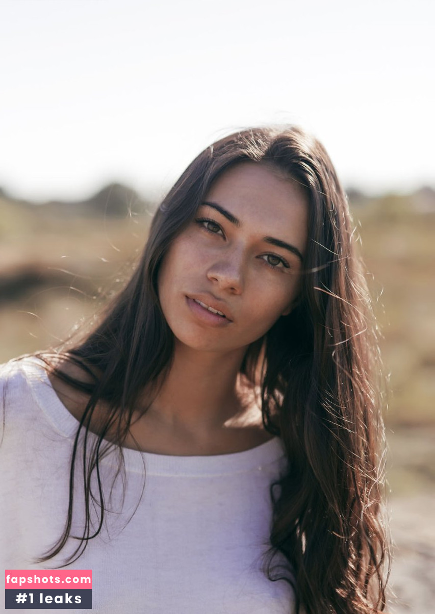 Kirstie Beck gallery photo #15