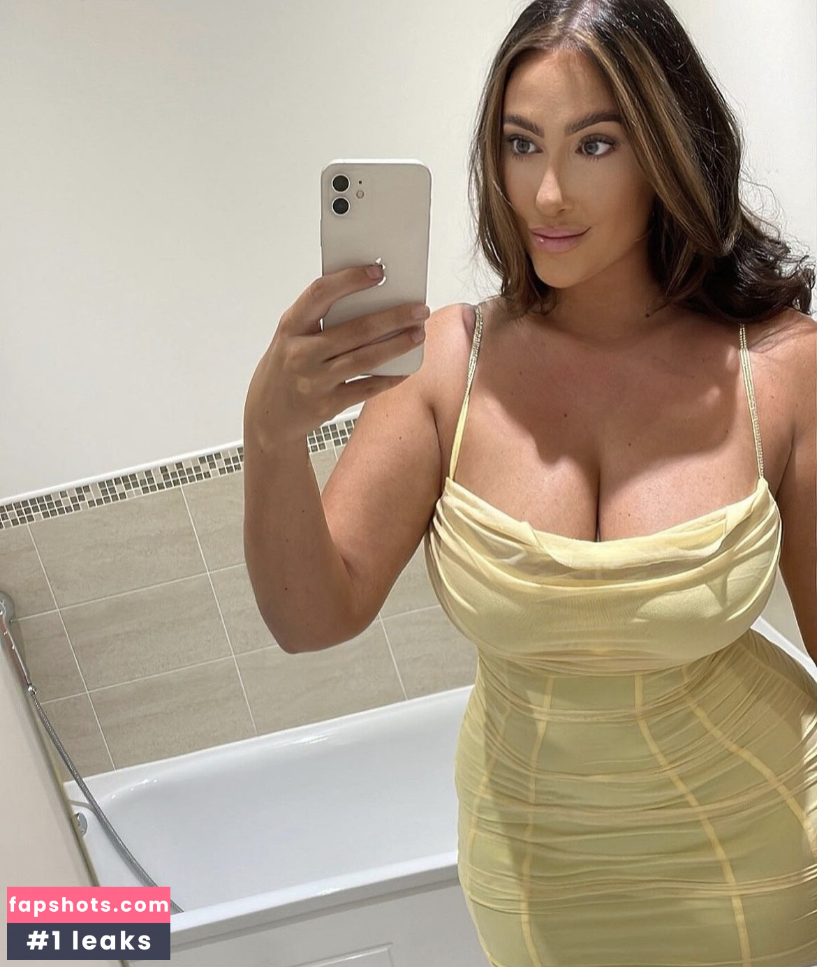 Kirstie V gallery photo #21