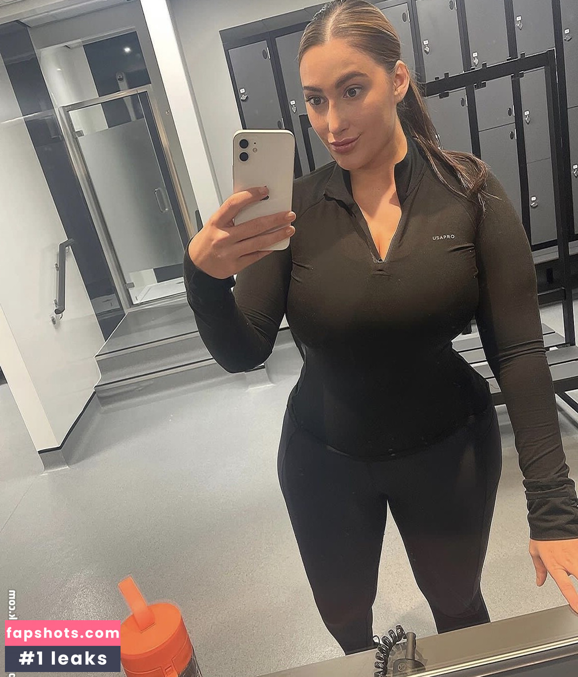 Kirstie V gallery photo #23