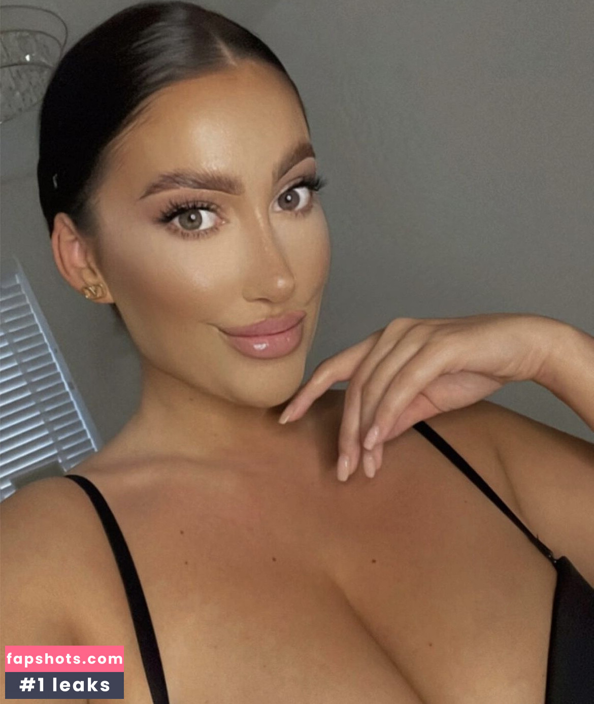 Kirstie V gallery photo #25