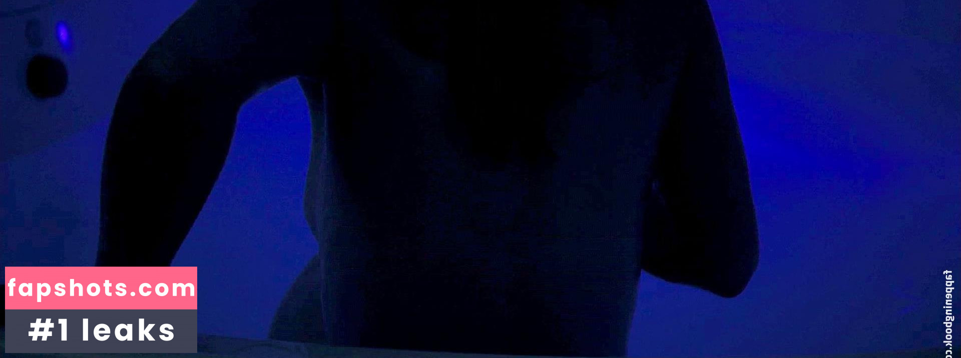 Kirsty Averton gallery photo #11