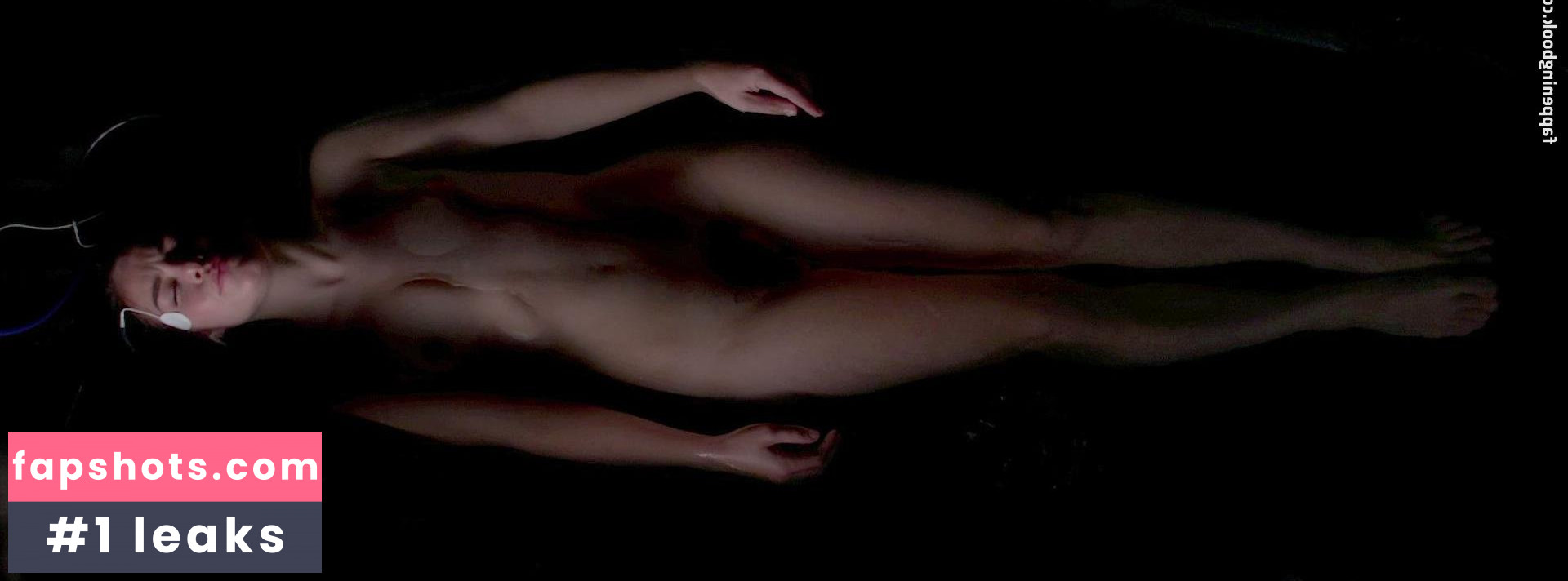 Kirsty Averton gallery photo #8